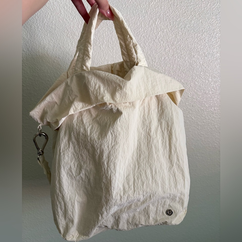 Lululemon On My Level Cream Bag